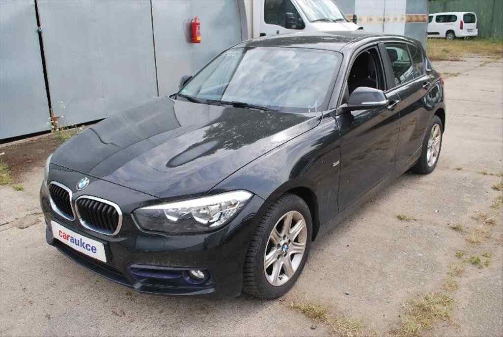 BMW   118I