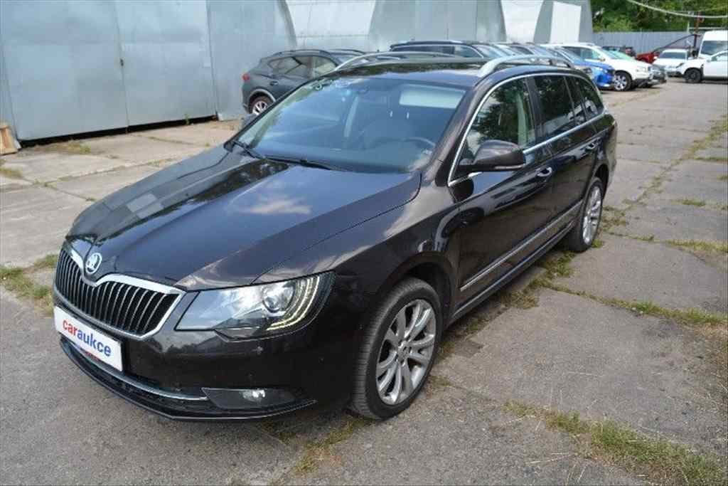 Škoda Superb COMBI 2,0 TDI 4X4 