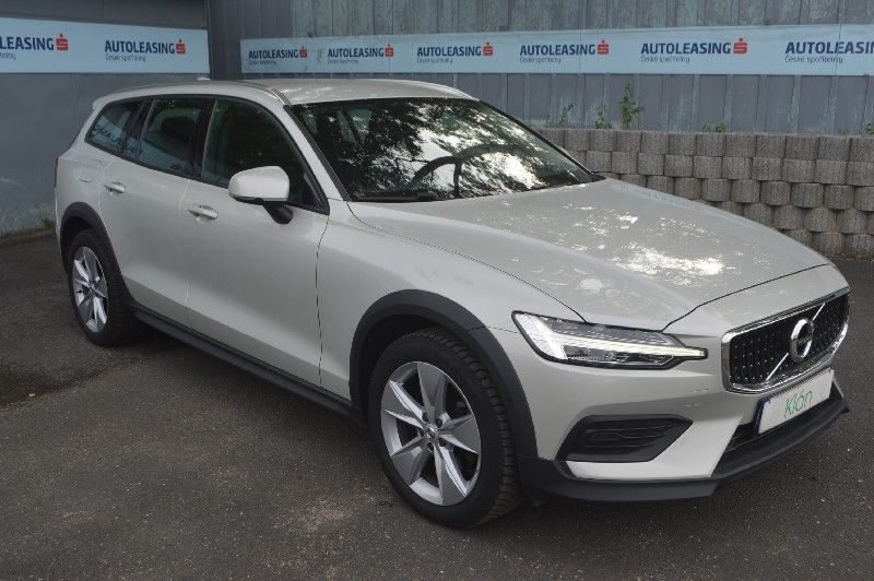 VOLVO V60 CROSS COUNTRY