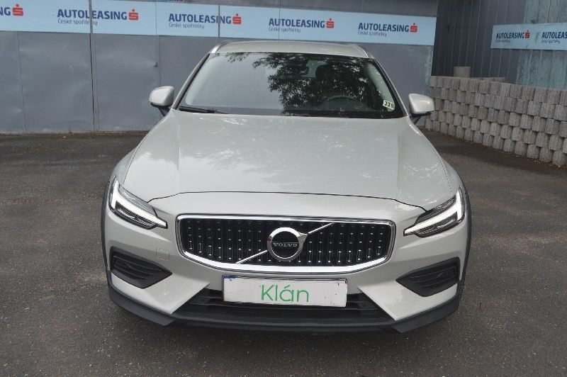 VOLVO V60 CROSS COUNTRY