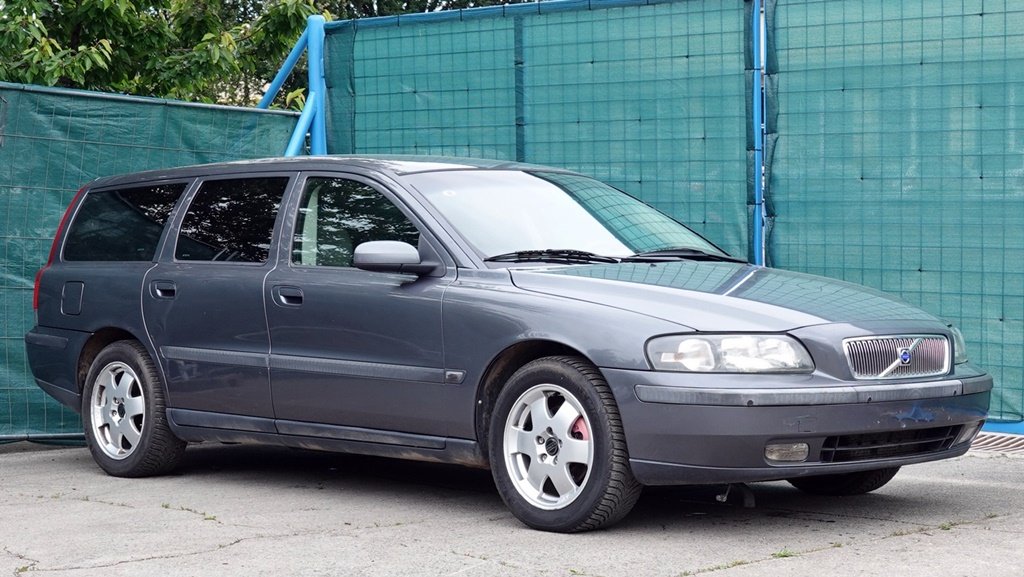 VOLVO V70 D5 2.4/120 kW