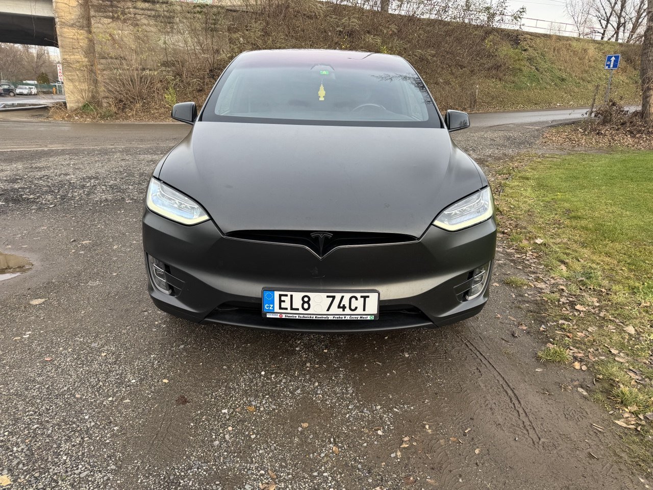 TESLA Model EL