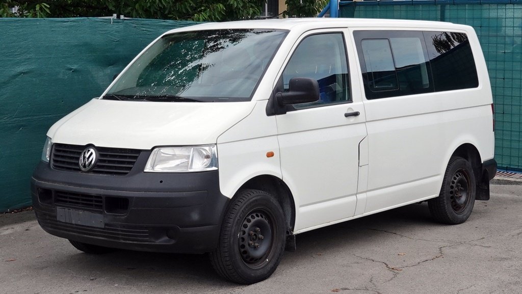 VOLKSWAGEN TRANSPORTER 2,5 TDI/96 kW – registrace Švédsko, bez dokladů