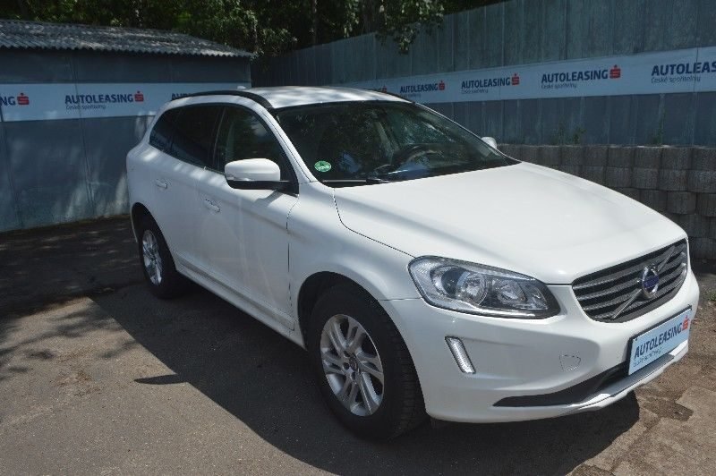 VOLVO XC 60 MOMENTUM 4x4